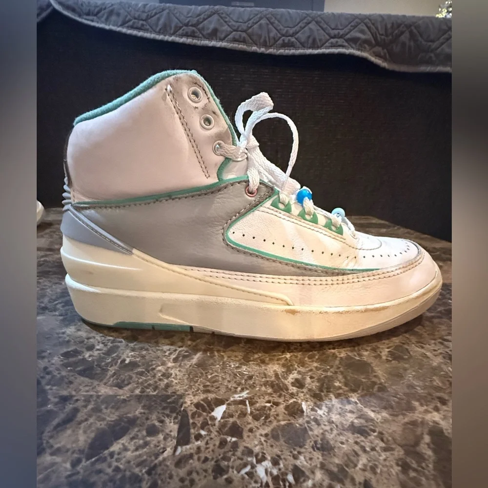 Nike. Wmns Air Jordan 2 Retro 'Crystal Mint'. Size 8.